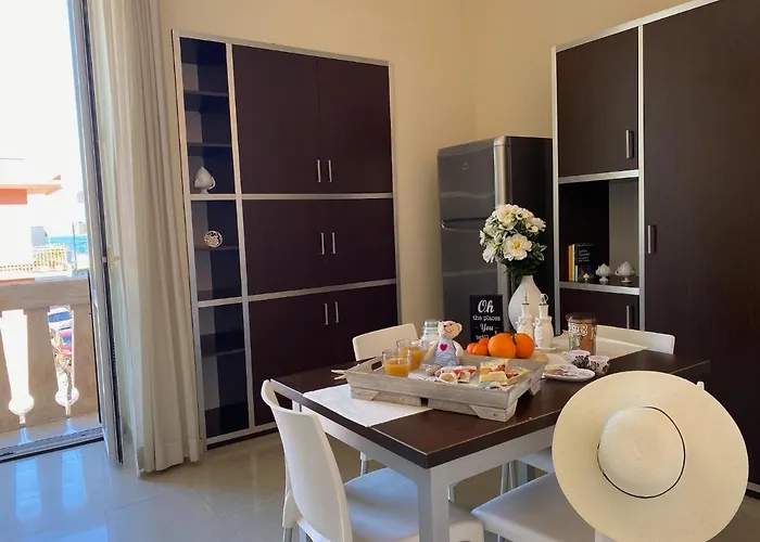 Palazzo Mongio And Daire *